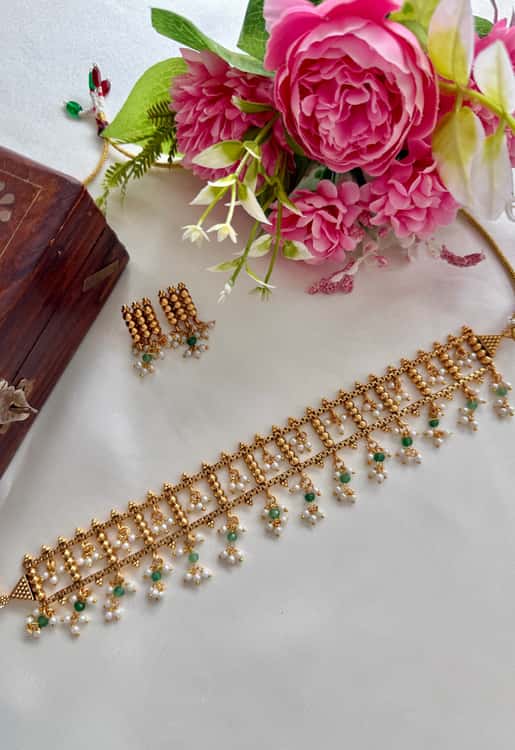 Elina choker set